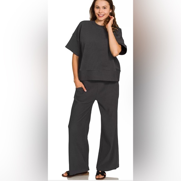 Zenana Outfitters Taupe Ribbed Top NWT Size Medium - Picture 5 of 6